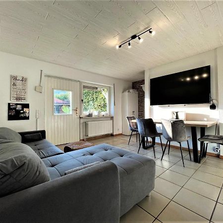 Апартаменты Traumhafter Moselblick, Garten & Lounge, Boxspringbett, Top Lage Буллай Экстерьер фото