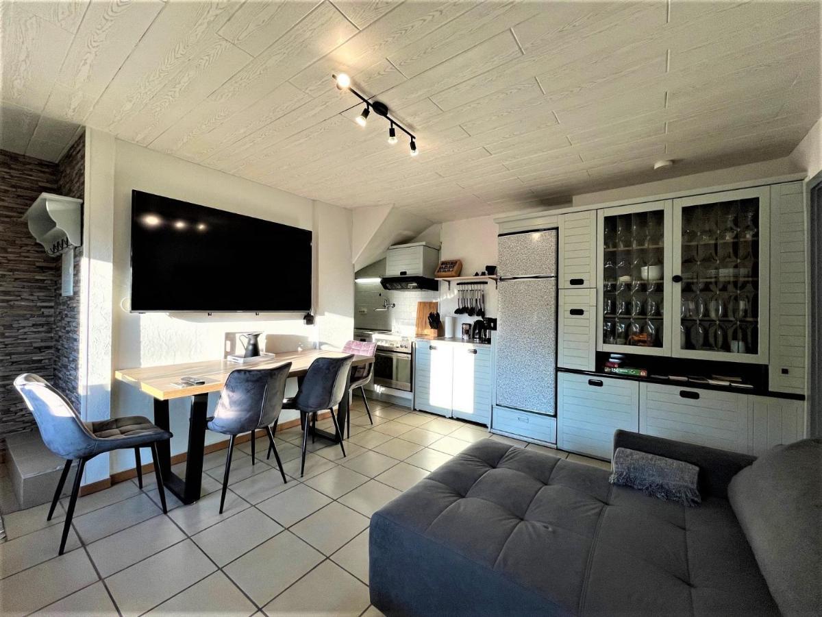 Апартаменты Traumhafter Moselblick, Garten & Lounge, Boxspringbett, Top Lage Буллай Экстерьер фото