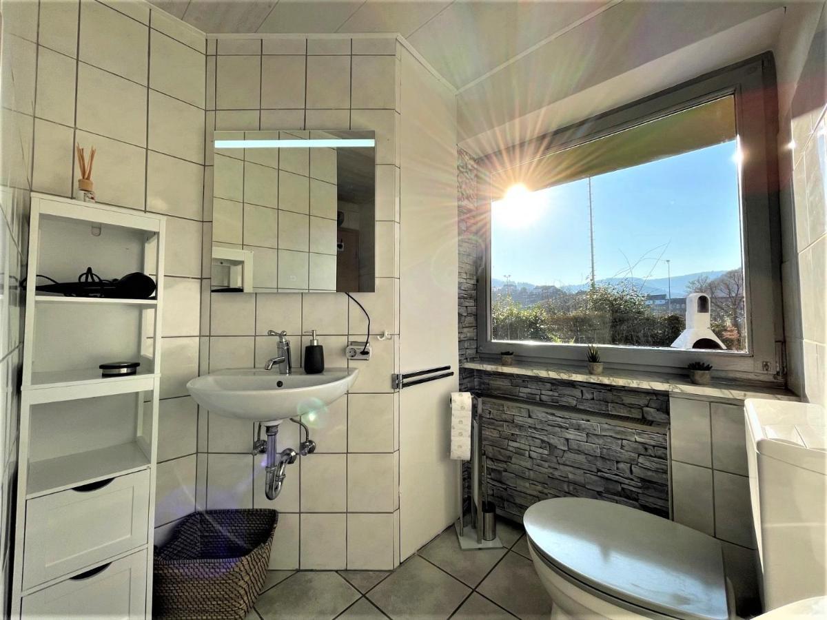 Апартаменты Traumhafter Moselblick, Garten & Lounge, Boxspringbett, Top Lage Буллай Экстерьер фото
