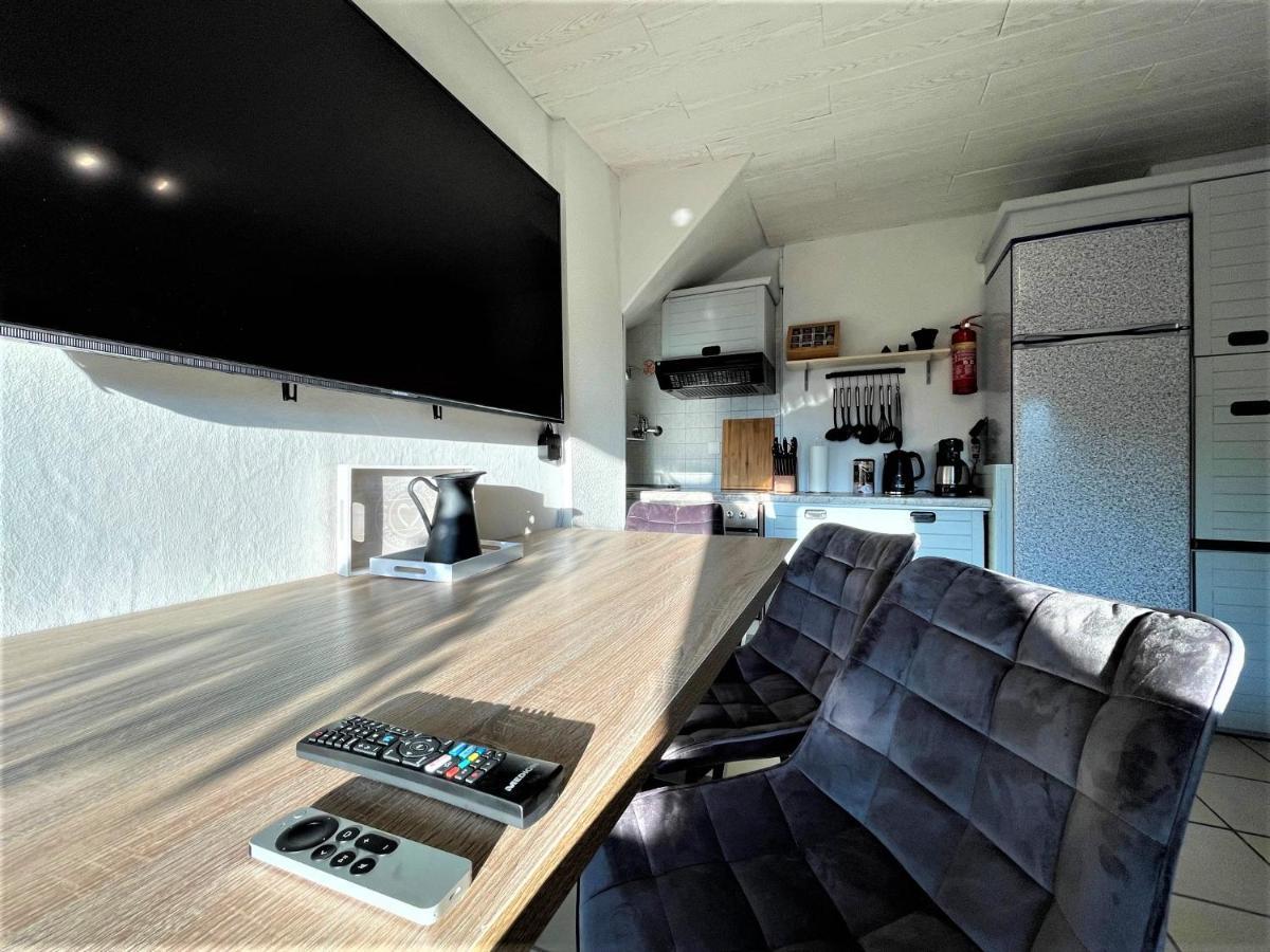 Апартаменты Traumhafter Moselblick, Garten & Lounge, Boxspringbett, Top Lage Буллай Экстерьер фото